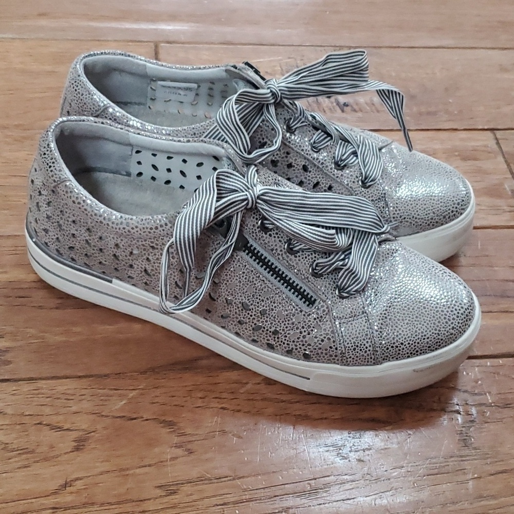 Ziera Ayleen Pewter speckle metallic perforated zip sneakers